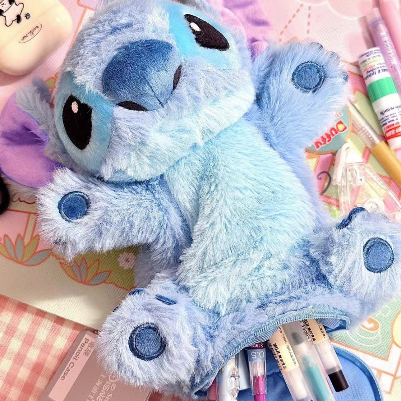 Trousse Stitch en peluche