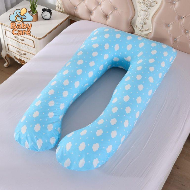 Grand Coussin de Grossesse Bleu avec nuages