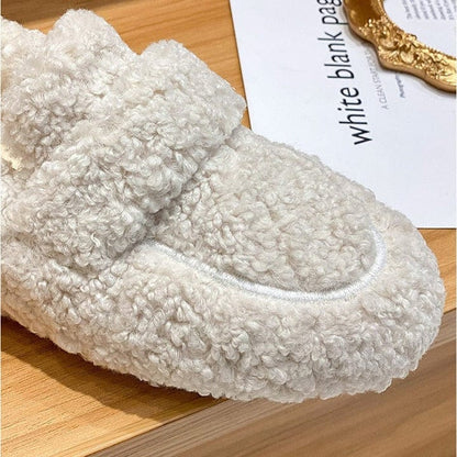 Chaussons en Peluche : Confort Luxe et Douceur