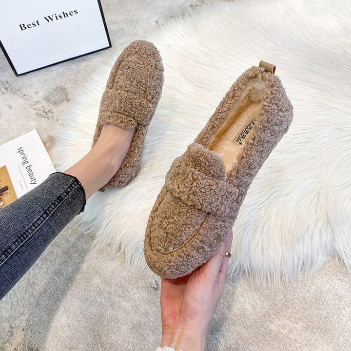 Chaussons en Peluche : Confort Luxe et Douceur